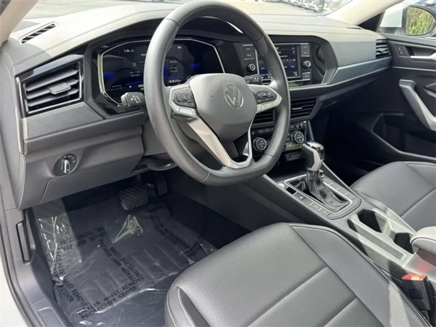 2023 Volkswagen Jetta 1.5T SE photo 1