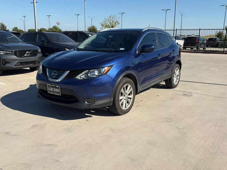 2018 Nissan Rogue Sport SV photo 1