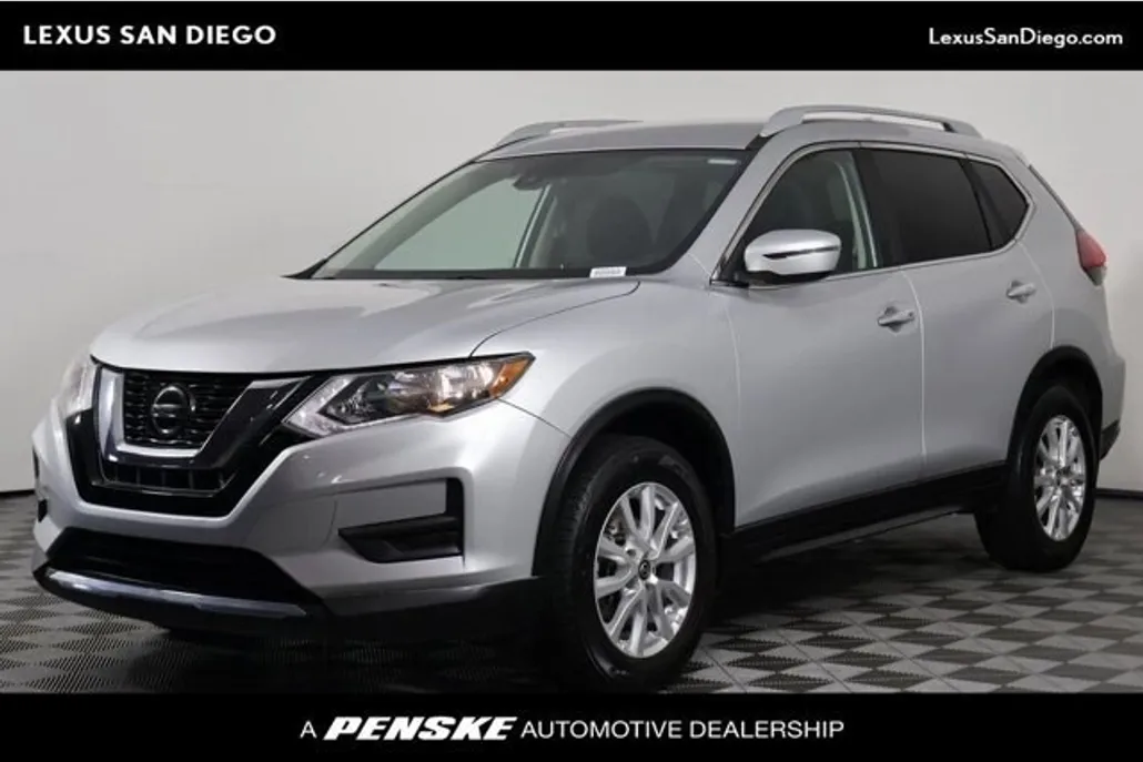 2019 Nissan Rogue SV photo 1