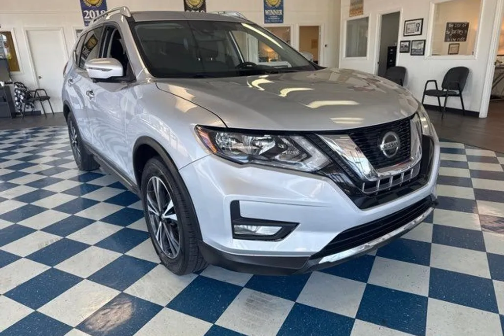 2018 Nissan Rogue SL photo 1