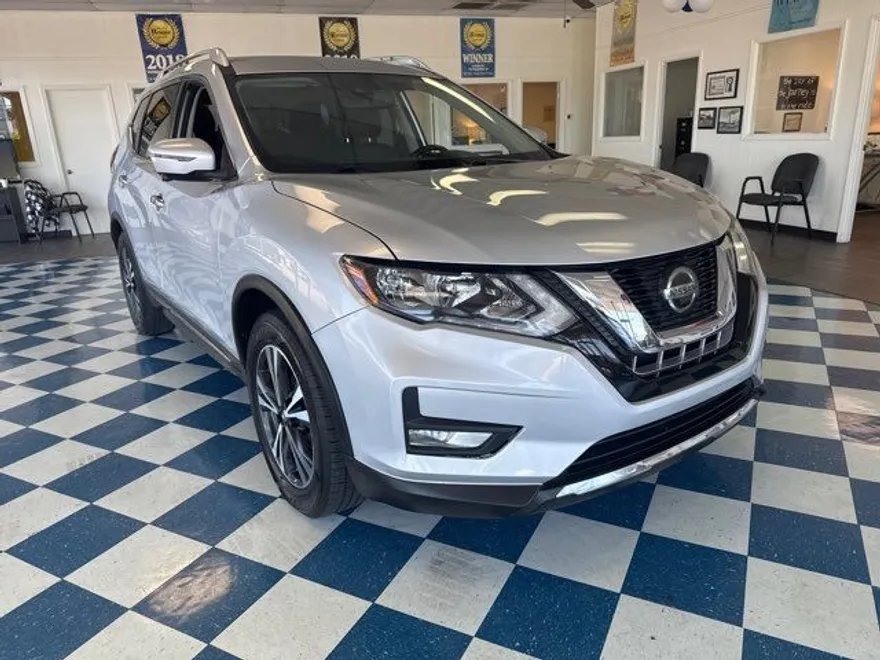 2018 Nissan Rogue SL photo 1