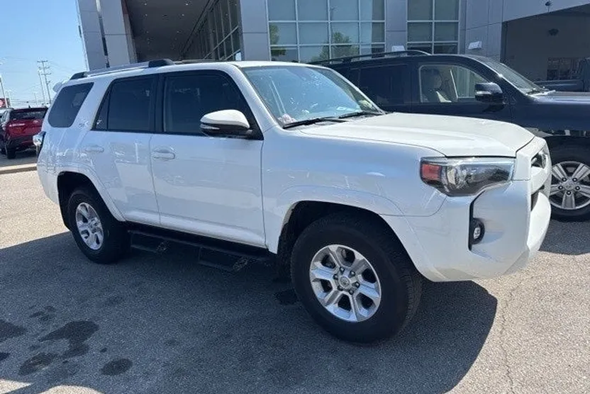 2023 Toyota 4Runner SR5 Premium photo 1
