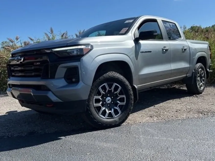 2024 Chevrolet Colorado Z71 photo 1