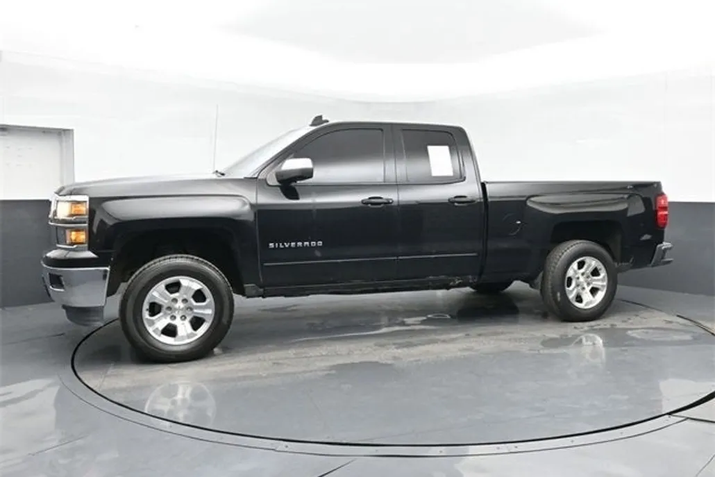2015 Chevrolet Silverado 1500 LT photo 1