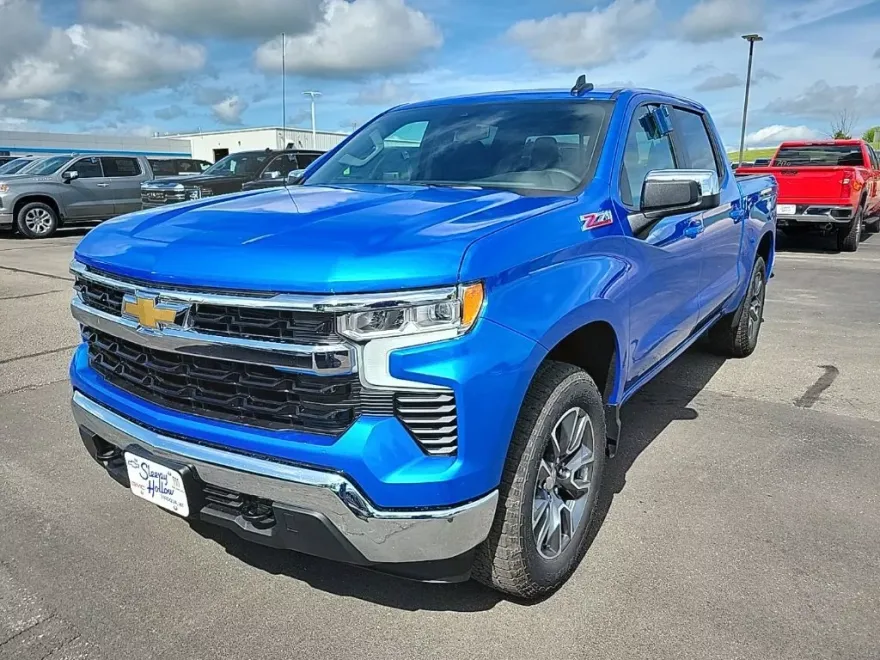 2026 Chevrolet Silverado 1500 LT photo 1