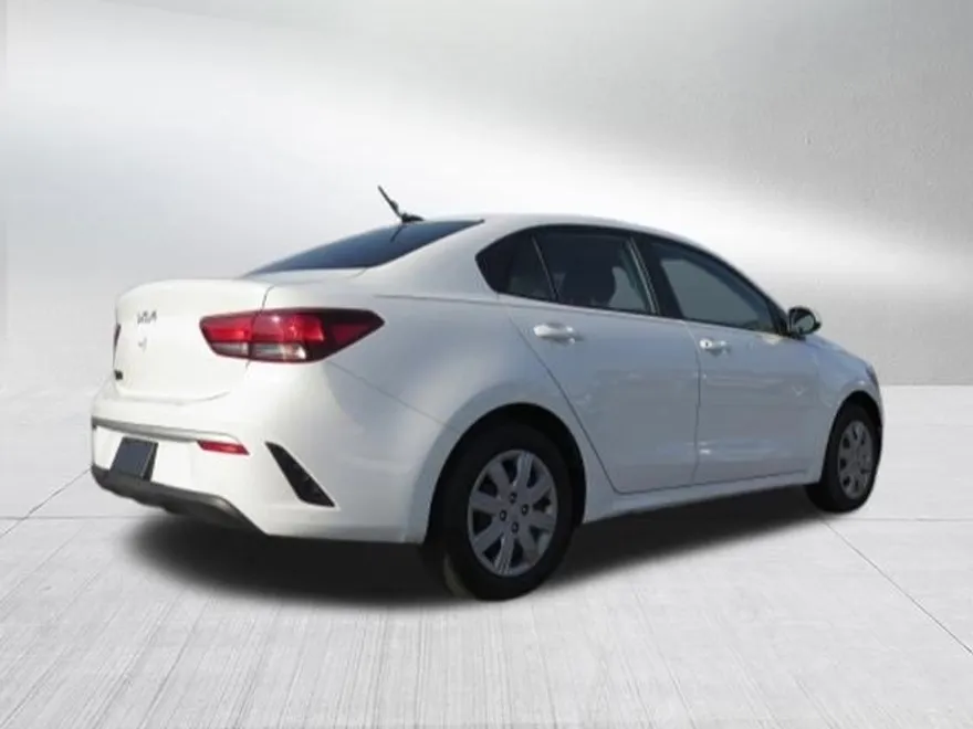 2022 Kia Rio LX photo 1