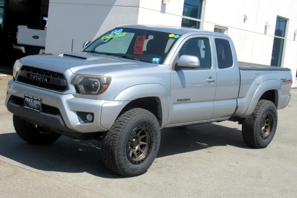 2014 Toyota Tacoma V6 4x4 Access Cab photo 1