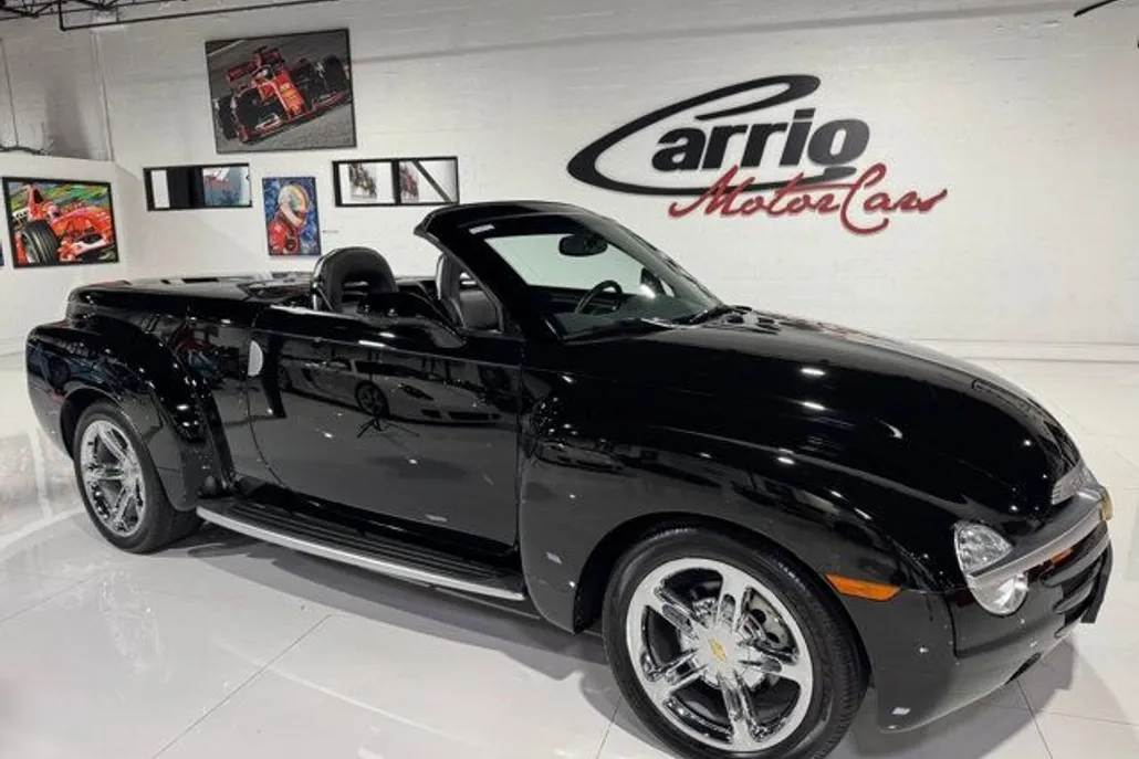 2004 Chevrolet SSR photo 1