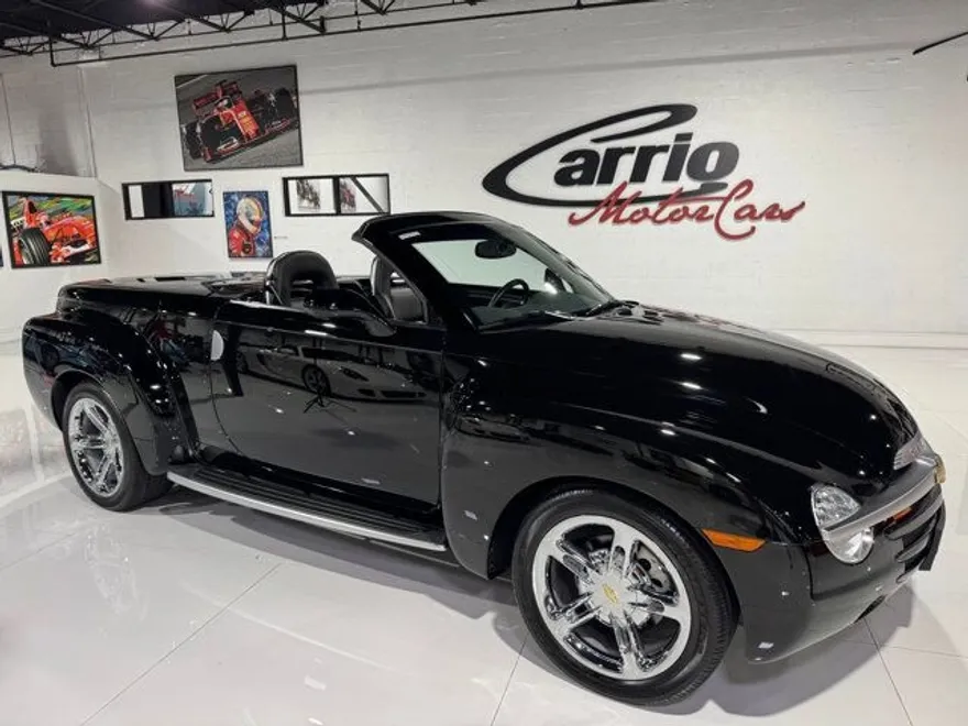 2004 Chevrolet SSR photo 1