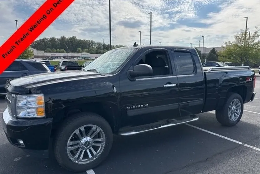 2010 Chevrolet Silverado 1500 LT photo 1
