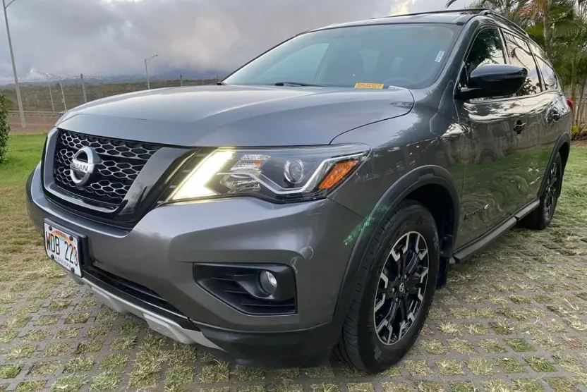 2020 Nissan Pathfinder SV photo 1