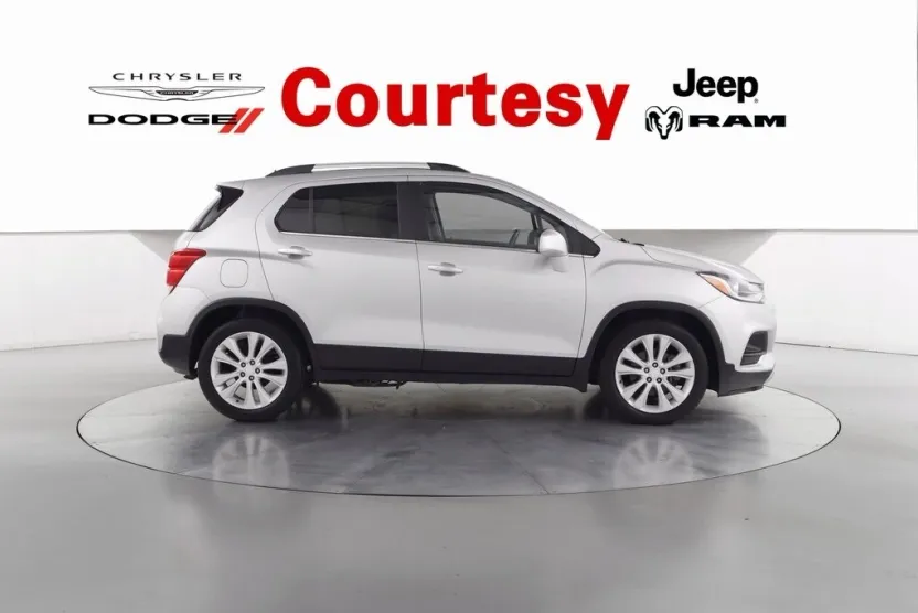 2017 Chevrolet Trax Premier photo 1