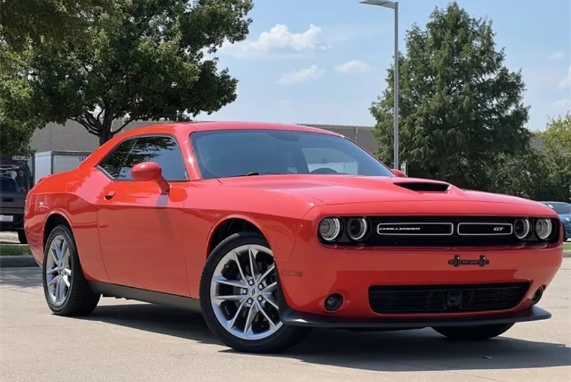 2023 Dodge Challenger GT photo 1