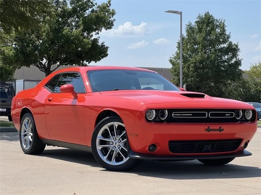 2023 Dodge Challenger GT photo 1