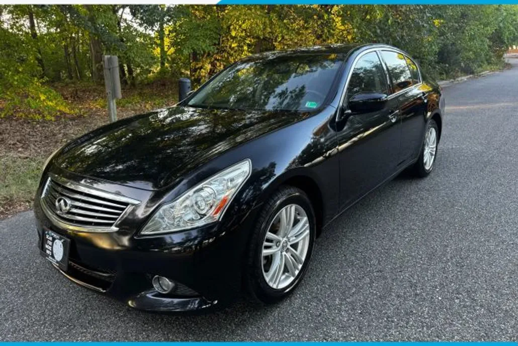 2012 Infiniti G37 photo 1