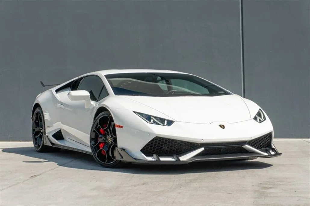 2016 Lamborghini Huracan Coupe photo 1