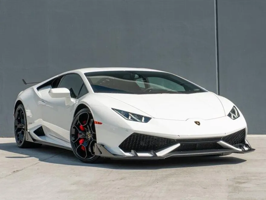 2016 Lamborghini Huracan Coupe photo 1