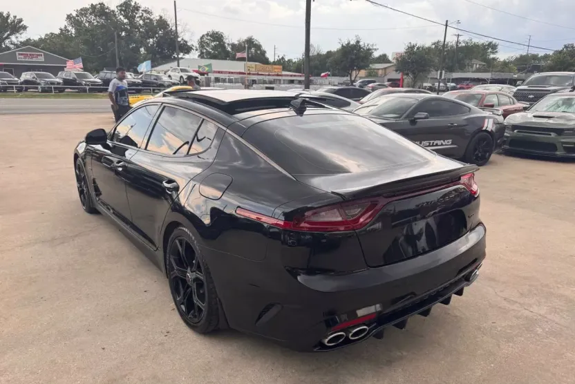 2018 Kia Stinger GT2 photo 1