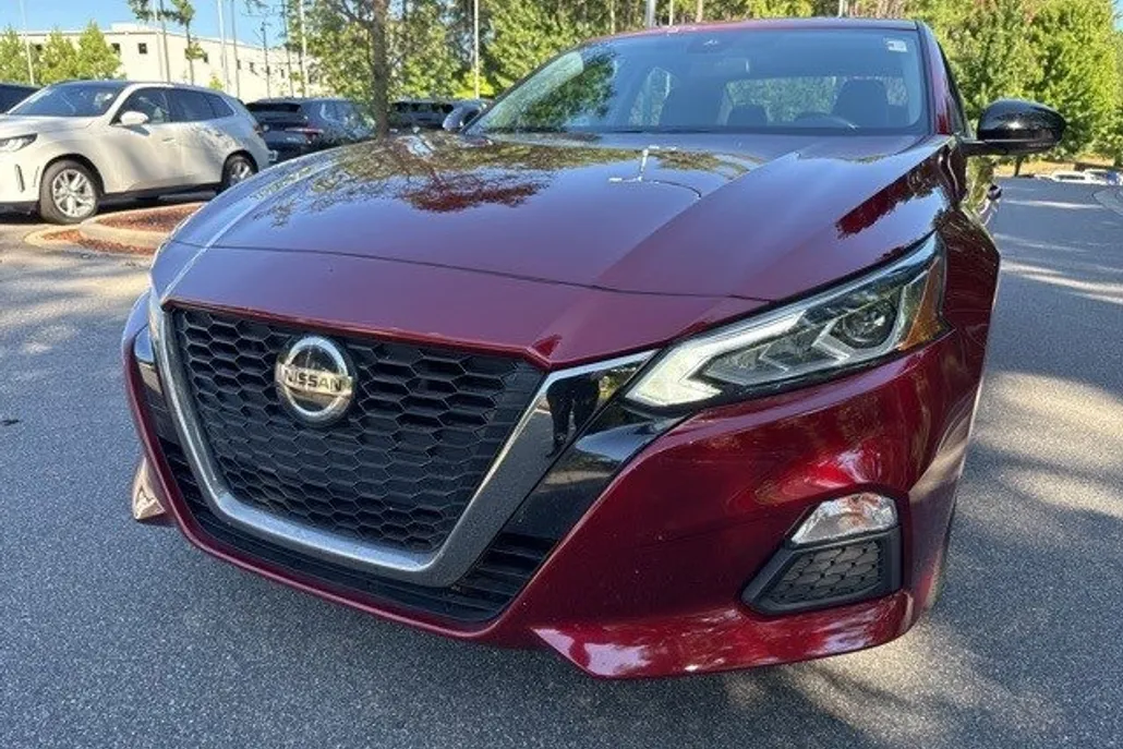 2020 Nissan Altima 2.5 SR photo 1