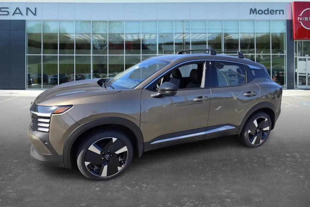 2026 Nissan Kicks SR photo 1