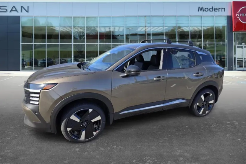 2026 Nissan Kicks SR photo 1