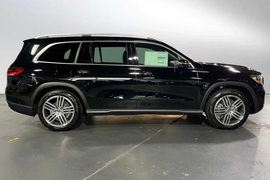 2026 Mercedes Benz GLS 450 4MATIC photo 1