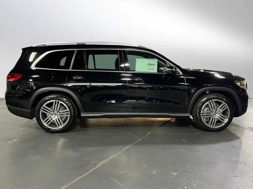 2026 Mercedes Benz GLS 450 4MATIC photo 1