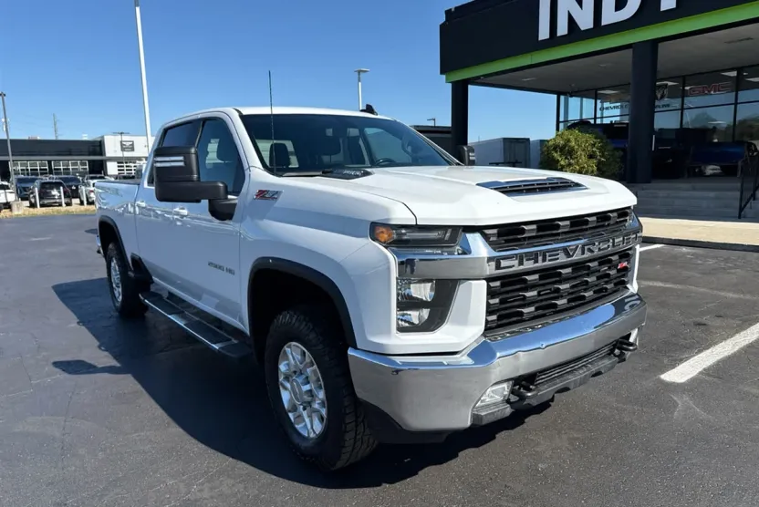 2023 Chevrolet Silverado 2500HD LT photo 1