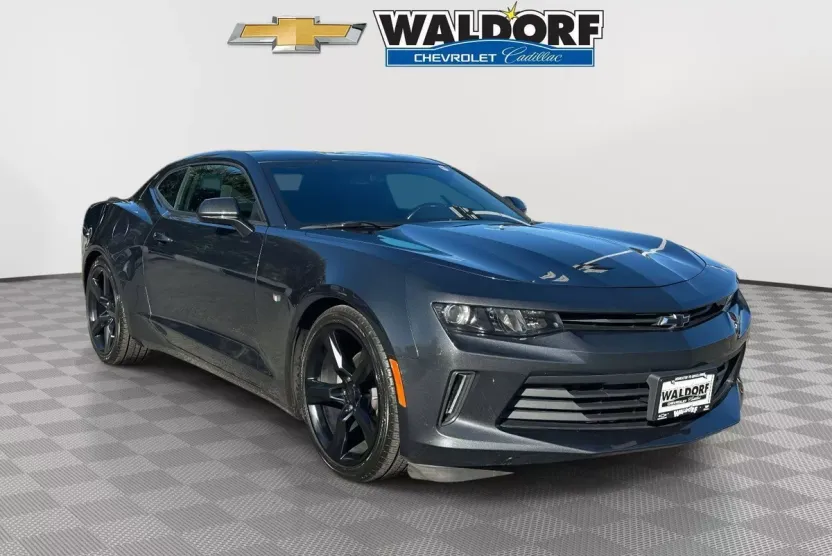2018 Chevrolet Camaro 1LT photo 1