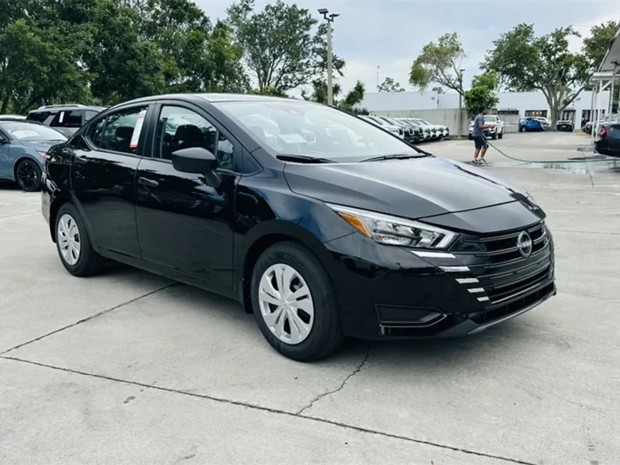 2025 Nissan Versa S photo 1
