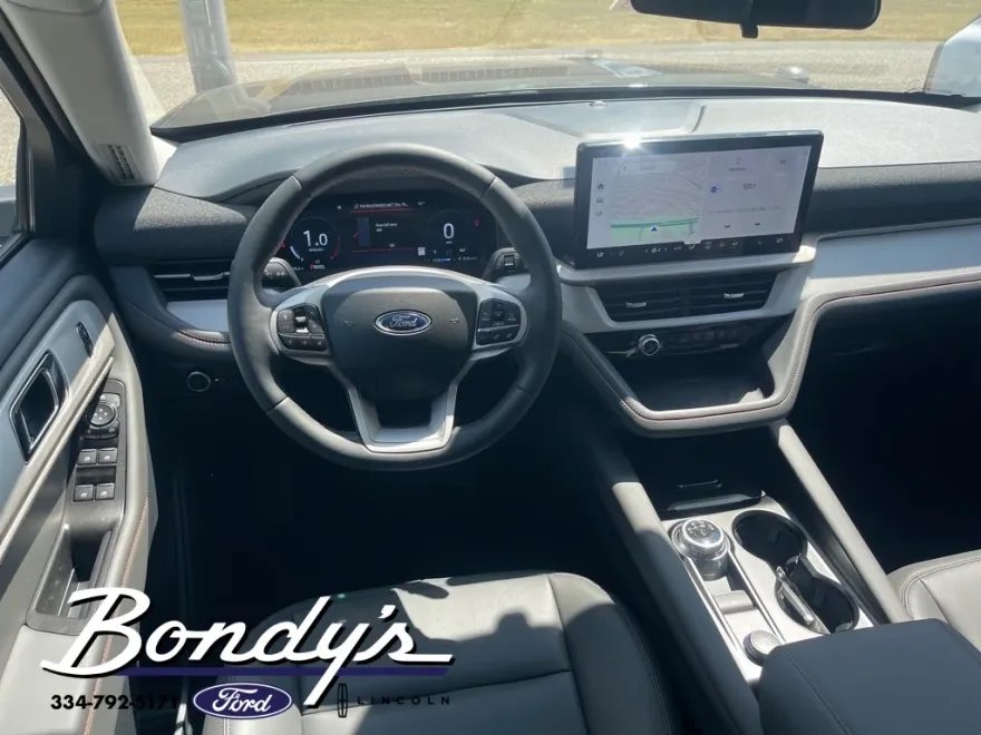 2025 Ford Explorer photo 1