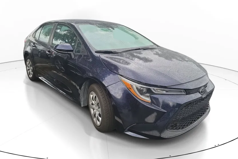 2022 Toyota Corolla LE photo 1