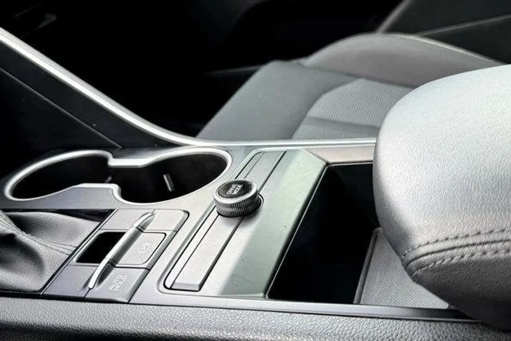2023 Kia K5 LXS photo 1
