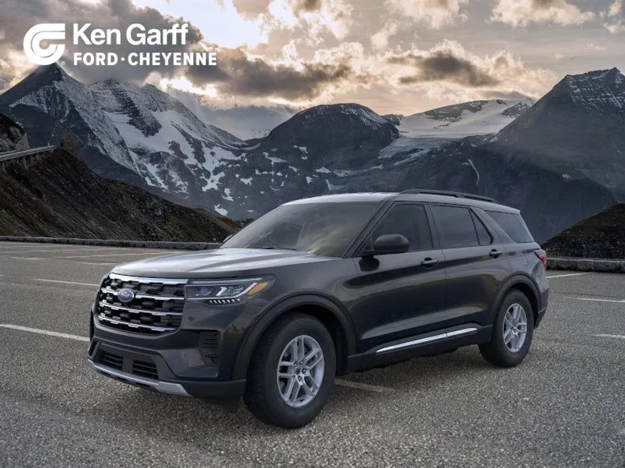 2025 Ford Explorer photo 1