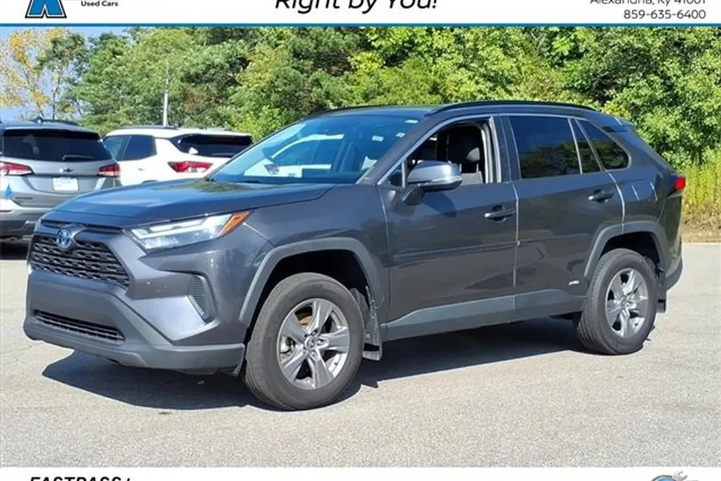 2022 Toyota RAV4 Hybrid XLE photo 1