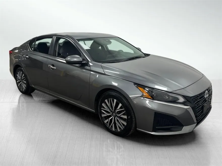 2023 Nissan Altima 2.5 SV photo 1