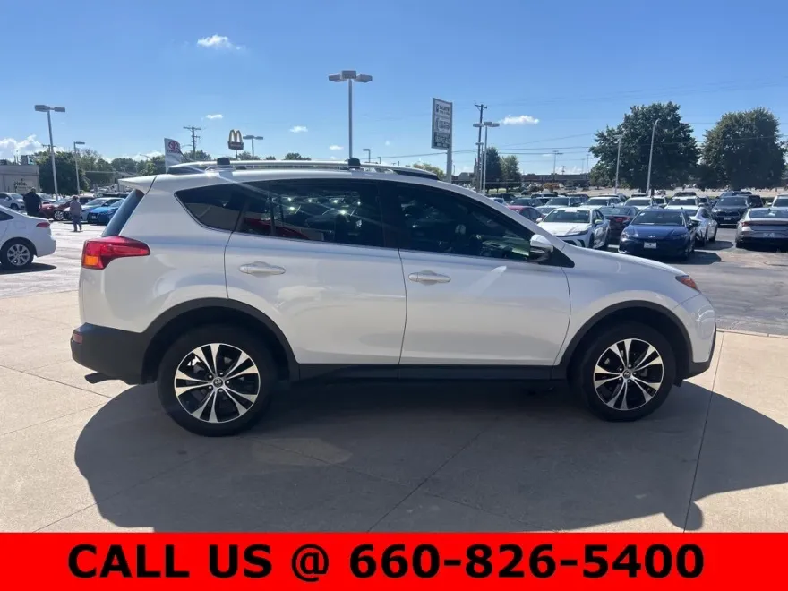 2015 Toyota RAV4 Limited photo 1