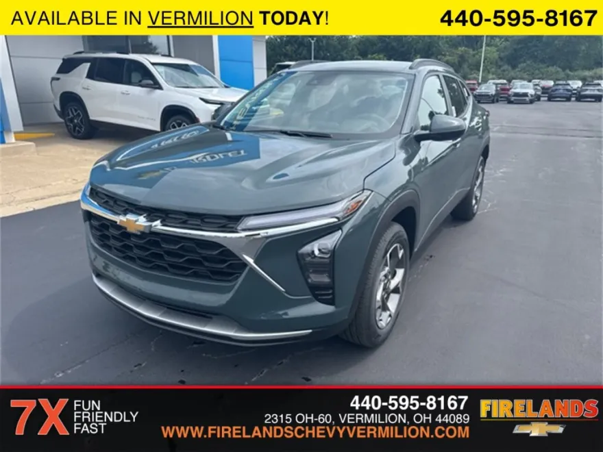2025 Chevrolet Trax LT photo 1