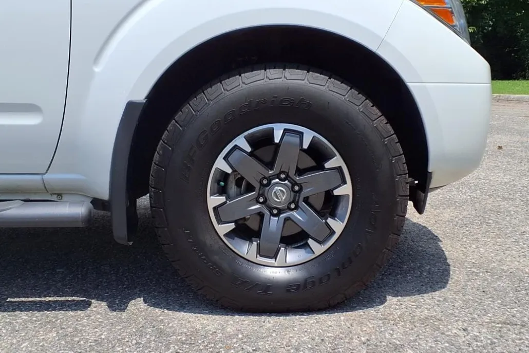 2020 Nissan Frontier PRO-4X photo 1