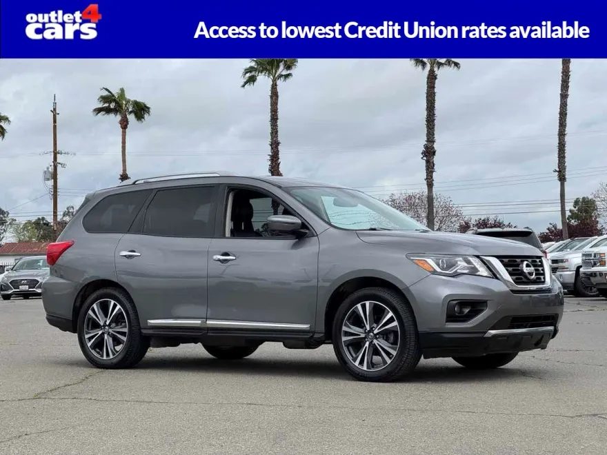 2020 Nissan Pathfinder Platinum photo 1