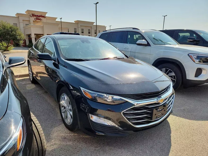 2023 Chevrolet Malibu 1LT photo 1
