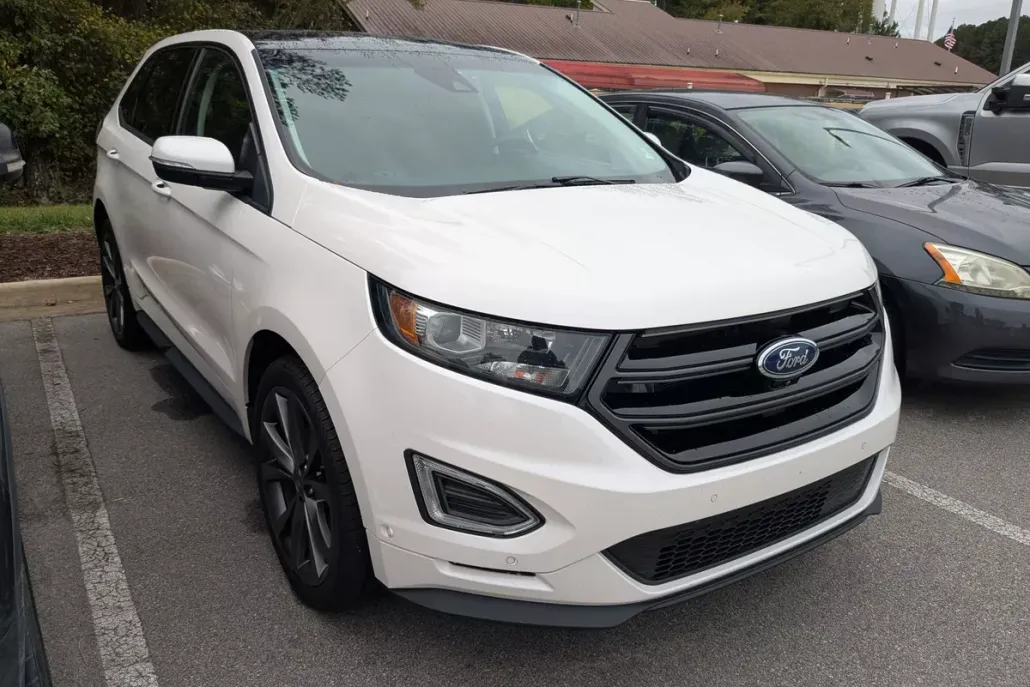 2017 Ford Edge Sport photo 1