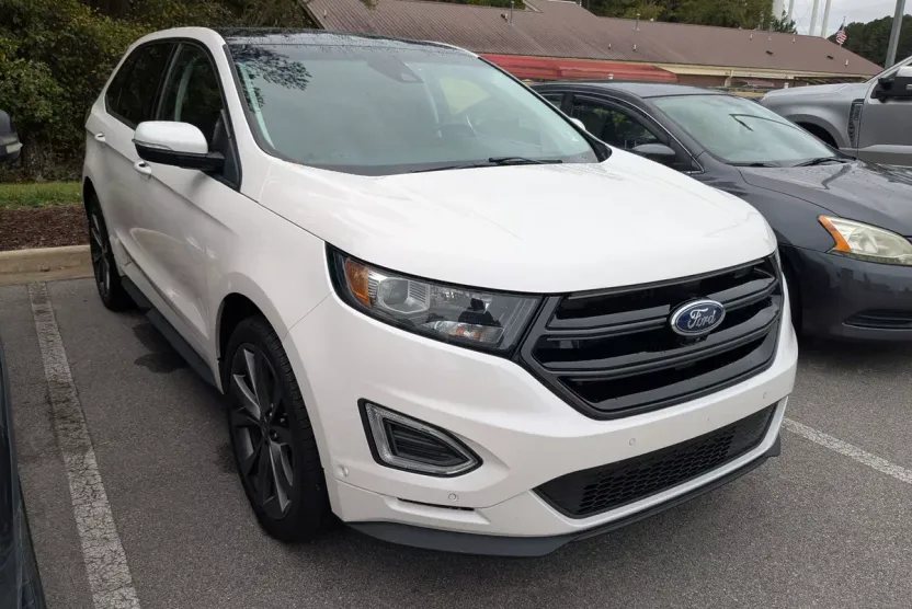 2017 Ford Edge Sport photo 1
