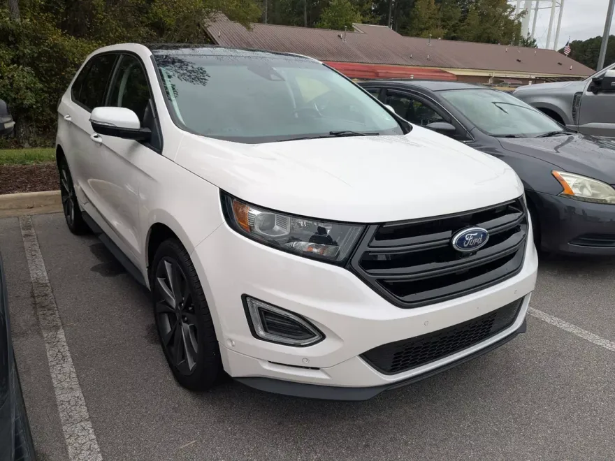 2017 Ford Edge Sport photo 1