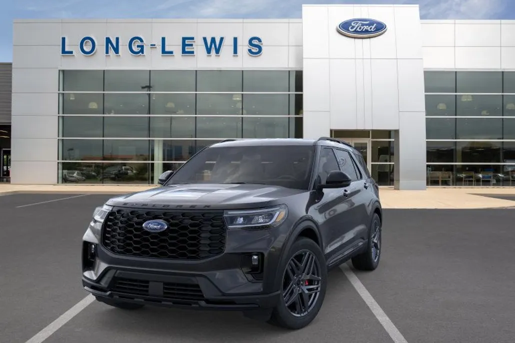 2025 Ford Explorer ST-Line photo 1