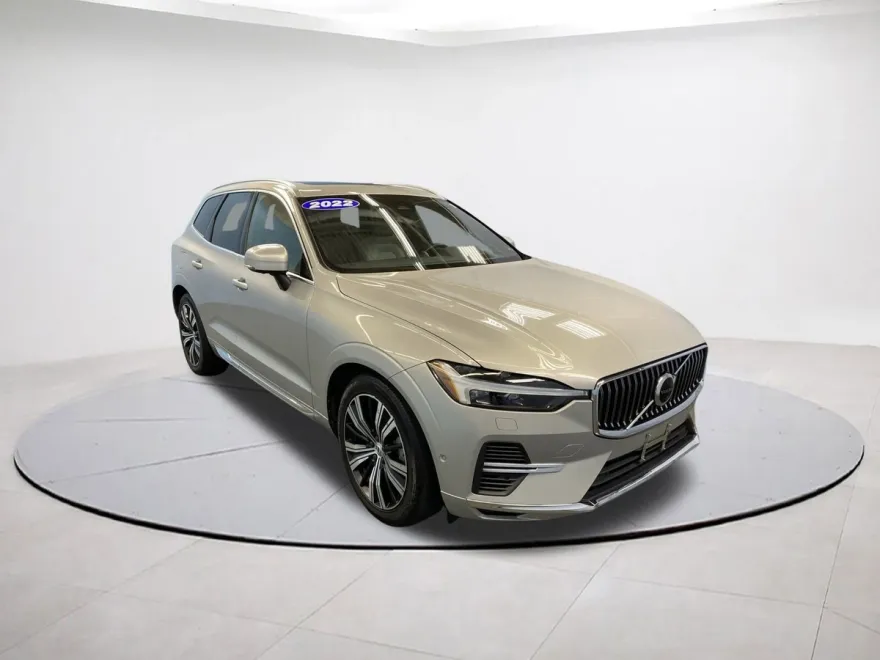 2022 Volvo XC60 Recharge Hybrid Inscription photo 1