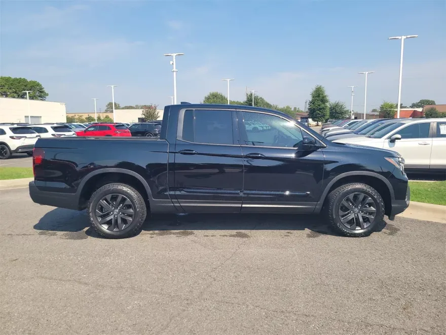 2024 Honda Ridgeline Sport photo 1