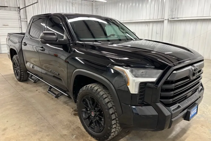 2023 Toyota Tundra SR5 photo 1