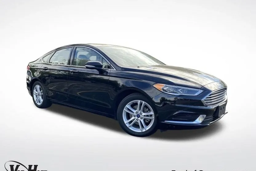 2018 Ford Fusion SE photo 1