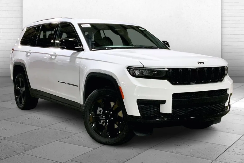 2025 Jeep Grand Cherokee Altitude photo 1